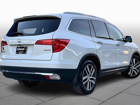 Used 2018 Honda Pilot Touring image 12