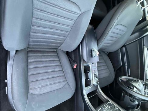 Used 2018 Ford Fusion SE w/ Fusion SE Technology Package FWD image 42