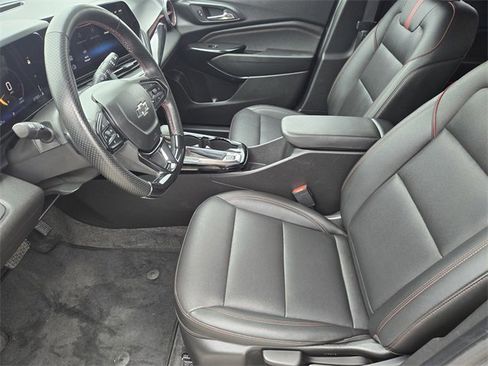 Used 2024 Chevrolet Trax RS w/ Sunroof Package image 14