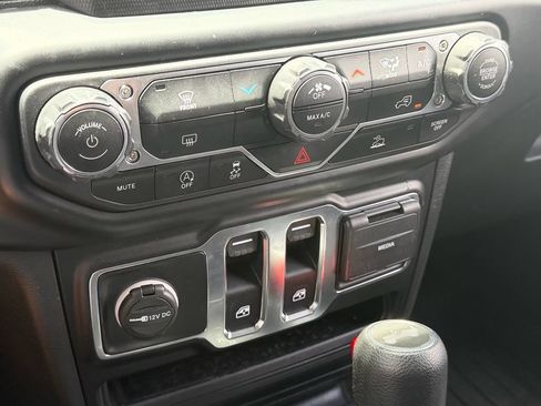 Used 2022 Jeep Wrangler Sport AWD/4WD image 21