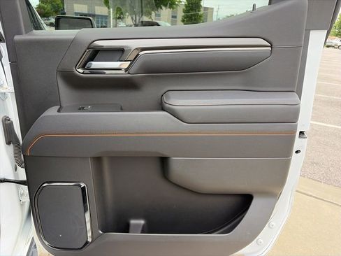 Used 2025 GMC Sierra 1500 AT4 w/ AT4 Premium Package AWD/4WD image 41