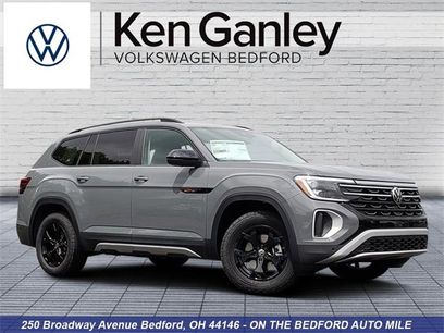 New 2025 Volkswagen Atlas Peak Edition SE