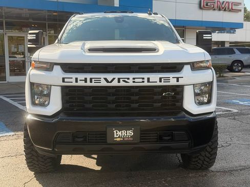 Used 2022 Chevrolet Silverado 2500 Custom w/ Custom Value Package AWD/4WD image 2