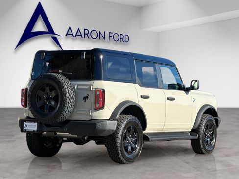 New 2025 Ford Bronco Outer Banks w/ Black Appearance Package image 5