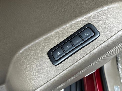 Used 2020 Chevrolet Suburban Premier image 12