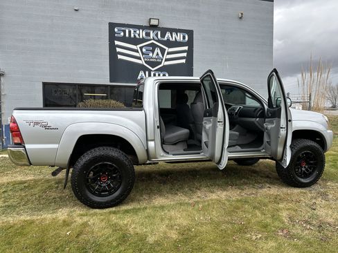Used 2006 Toyota Tacoma TRD Off Road 4WD image 25