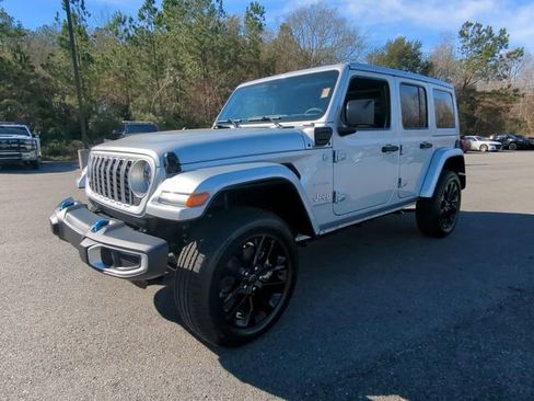 New 2024 Jeep Wrangler Unlimited Sahara w/ Technology Group AWD/4WD image 8