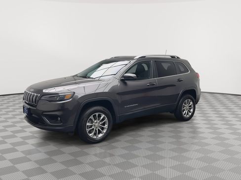 Used 2019 Jeep Cherokee Latitude Plus w/ Cold Weather Group image 34