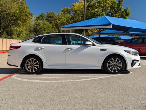 Used 2019 Kia Optima EX w/ EX Premium Package image 3