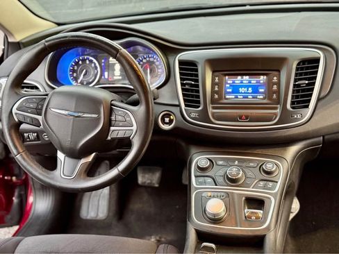 Used 2015 Chrysler 200 Limited w/ Convenience Group image 8