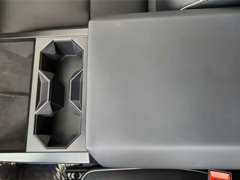 Used 2024 Tesla Cybertruck AWD Crew Cab image 45