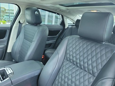 Used 2017 Jaguar XJ L Portfolio RWD image 26