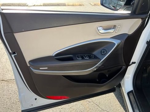 Used 2019 Hyundai Santa Fe XL FWD image 11