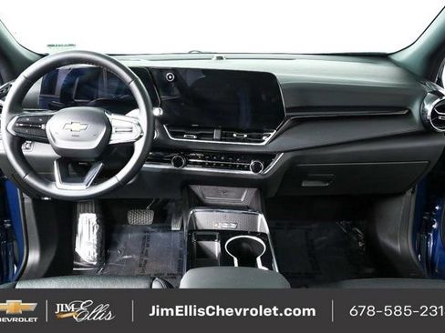 Used 2025 Chevrolet Equinox LT w/ Convenience Package II image 17