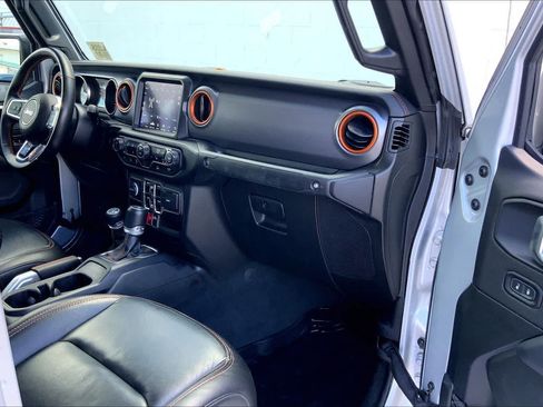 Used 2022 Jeep Gladiator Mojave w/ Cold Weather Group AWD/4WD image 23
