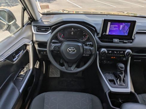 Used 2024 Toyota RAV4 XLE AWD/4WD image 18