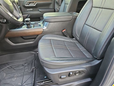 Used 2024 Chevrolet Silverado 1500 High Country w/ Technology Package image 18