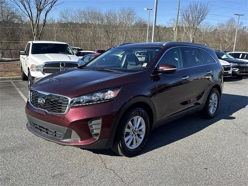 Used 2019 Kia Sorento LX w/ LX Convenience Package image 3