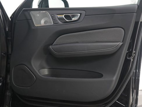 Used 2023 Volvo XC60 T8 Polestar image 9