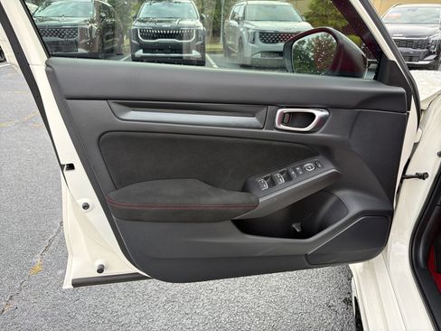Used 2023 Honda Civic Type R image 8