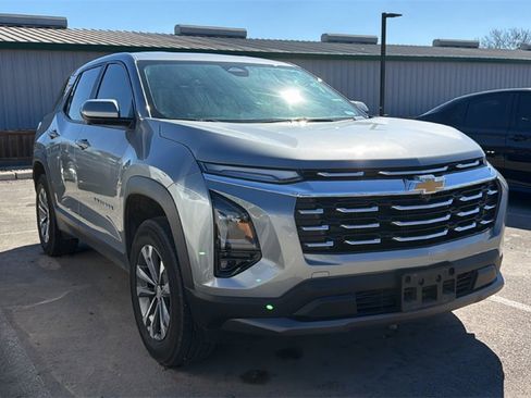 Used 2026 Chevrolet Equinox LT w/ Safety and Technology Package image 3