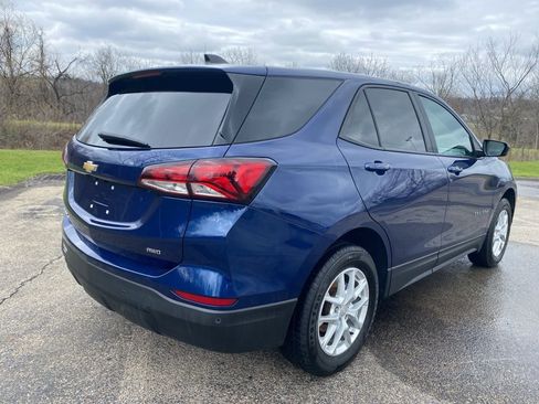 Used 2023 Chevrolet Equinox LS AWD/4WD image 3