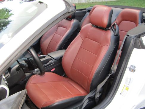 Used 2016 Ford Mustang Premium RWD image 17
