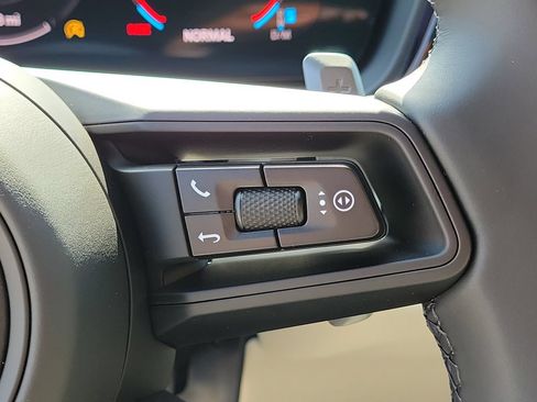 New 2026 Porsche Cayenne Coupe AWD/4WD image 36