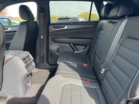 Certified 2025 Volkswagen Atlas Cross Sport SEL R-Line image 20