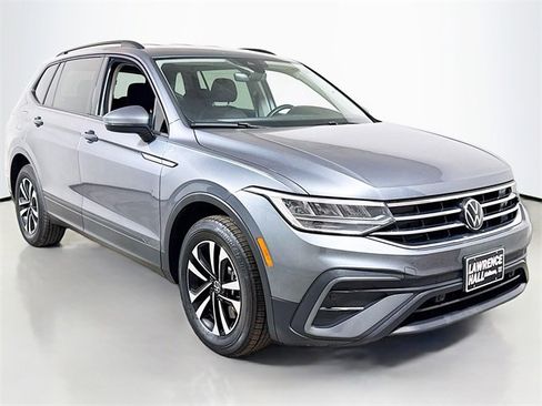 Used 2024 Volkswagen Tiguan S image 3