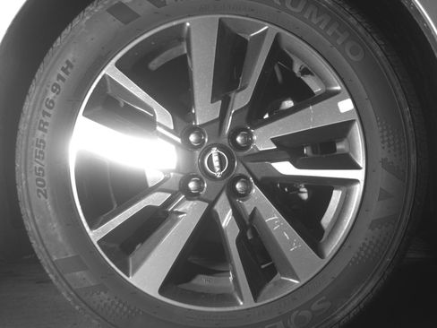 Used 2025 Nissan Versa SV w/ Trunk Package FWD image 13