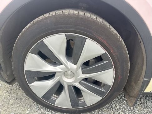 Used 2023 Tesla Model Y Long Range image 20