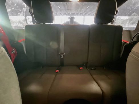 Used 2018 Jeep Wrangler Unlimited Sport S AWD/4WD image 24