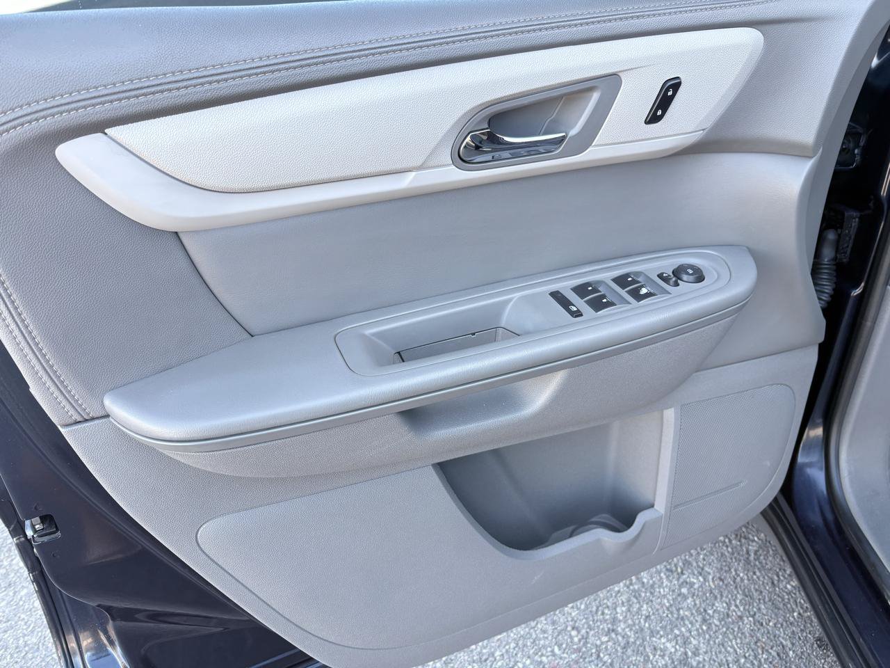 Used 2016 Chevrolet Traverse LS FWD image 16