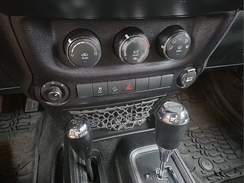 Used 2016 Jeep Wrangler Unlimited Sport w/ Quick Order Package 24S AWD/4WD image 20