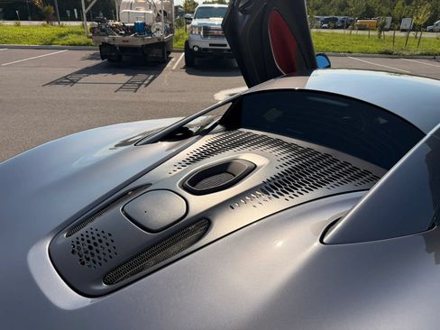 Used 2023 McLaren Artura RWD image 18