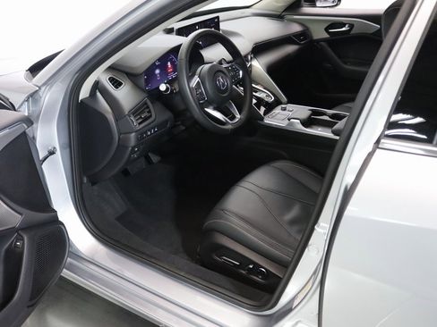 Used 2025 Acura TLX w/ Technology Package image 15