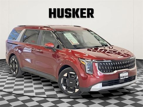 Used 2025 Kia Carnival EX image 1