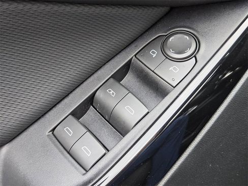 New 2026 Chevrolet Equinox LT image 26