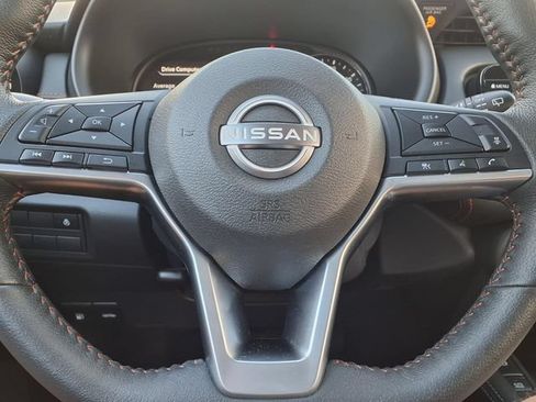 Used 2023 Nissan Kicks SR w/ SR Premium Package FWD image 13