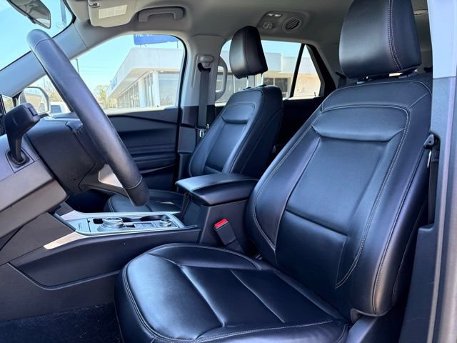 Used 2023 Ford Explorer XLT w/ Equipment Group 202A AWD/4WD image 11