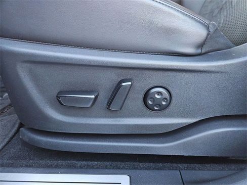 Used 2024 Nissan Ariya AWD image 17