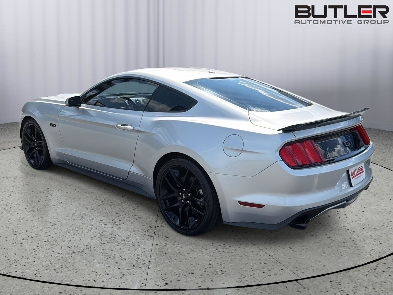 Used 2016 Ford Mustang GT Premium RWD image 4