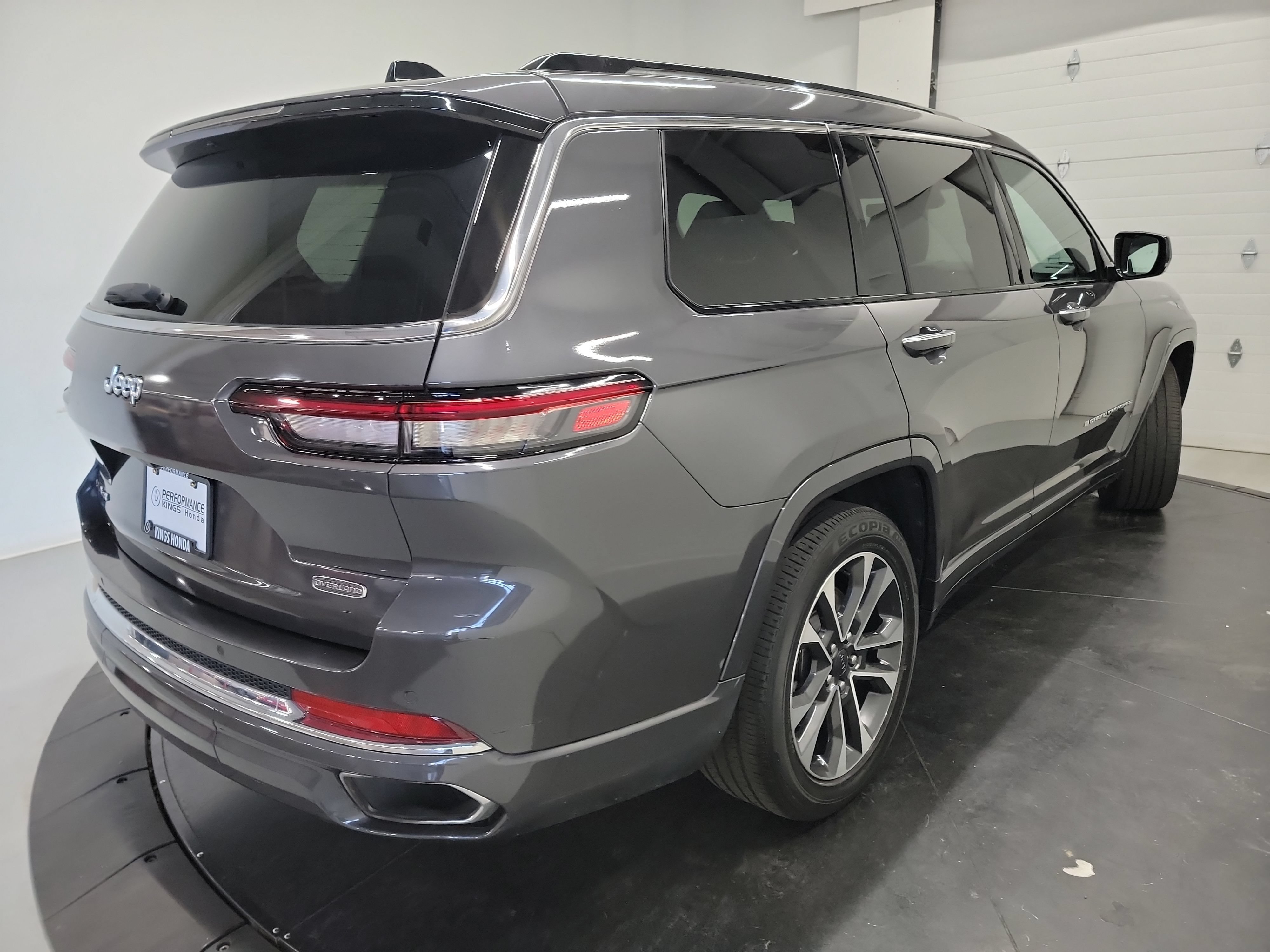 Used 2023 Jeep Grand Cherokee L Overland AWD/4WD image 9