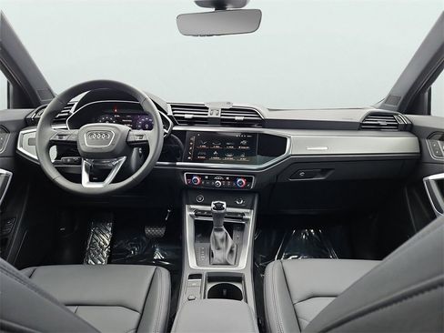 New 2025 Audi Q3 2.0T Premium image 5
