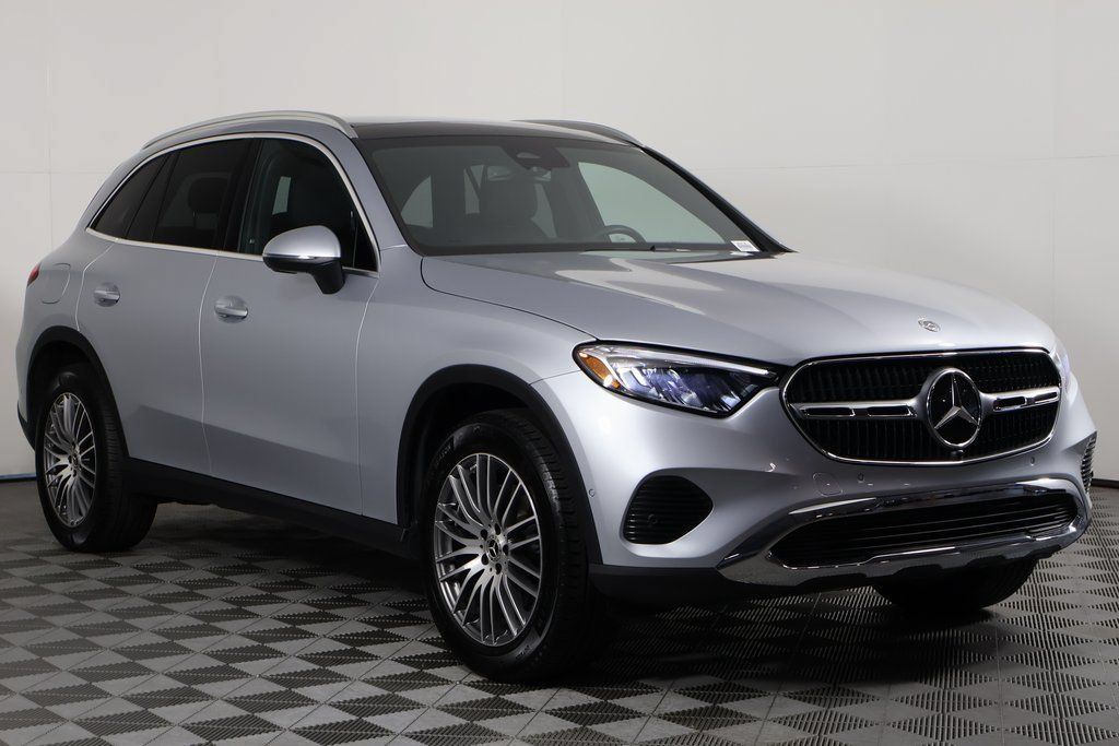 Certified 2026 Mercedes-Benz GLC 300 image 3