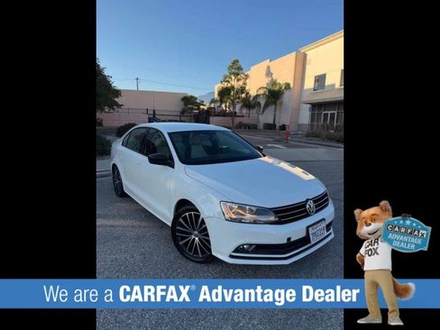 Used 2016 Volkswagen Jetta Sport FWD image 3