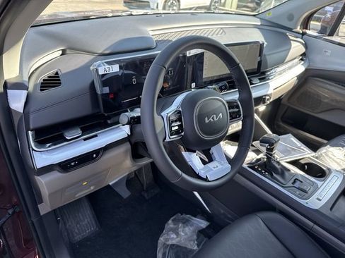 New 2026 Kia Carnival FWD image 23