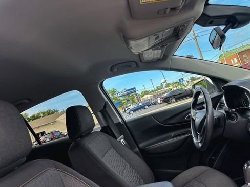 Used 2020 Chevrolet Equinox LT w/ Driver Convenience Package AWD/4WD image 23