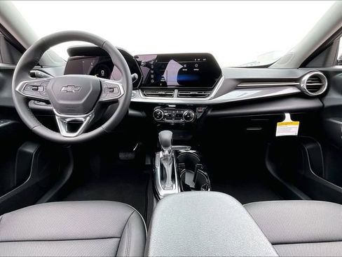 New 2026 Chevrolet Trax ACTIV w/ Sunroof Package FWD image 11